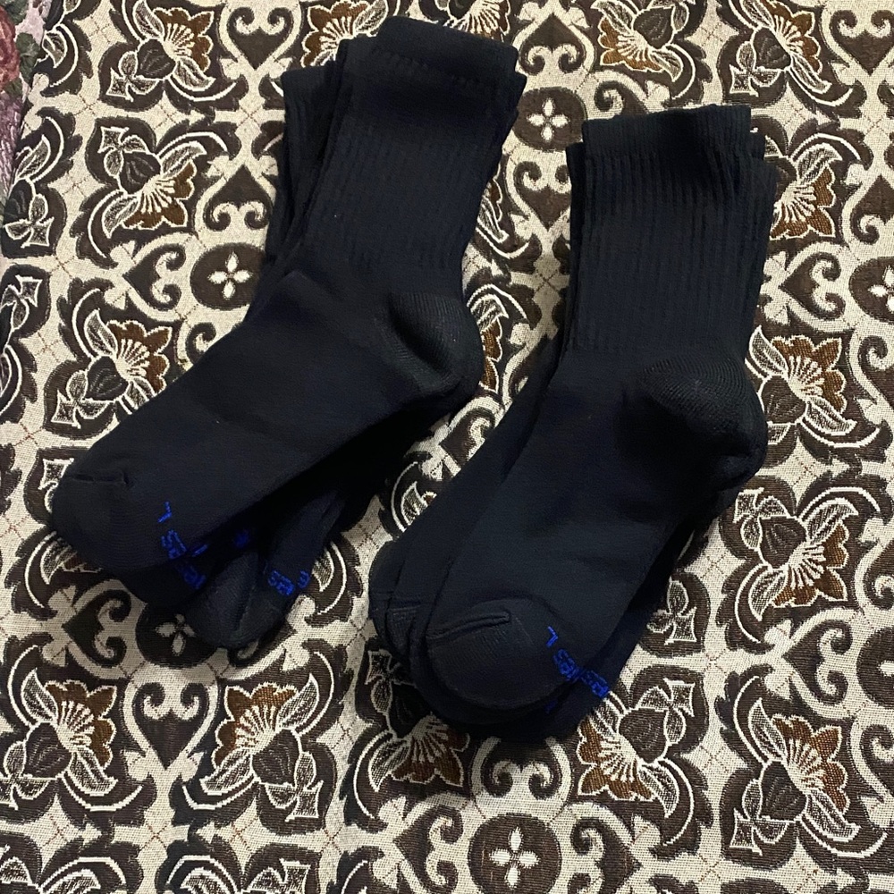 Hanes Men’s Black Crew Socks – Size L – 12 Pairs NEW